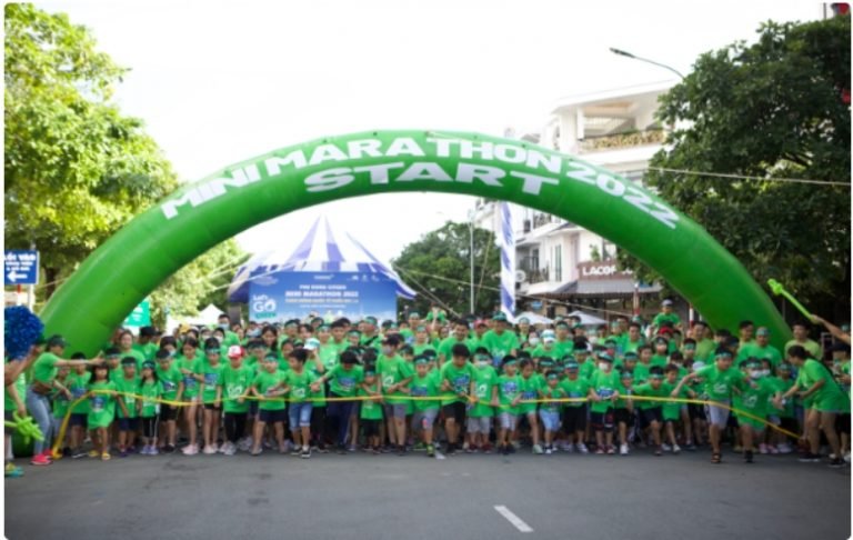 CHÀO HÈ 2022: HÀNG TRĂM CƯ DÂN PHÚ ĐÔNG THAM GIA CHINH PHỤC ĐƯỜNG ĐUA XANH LET’S GO GREEN