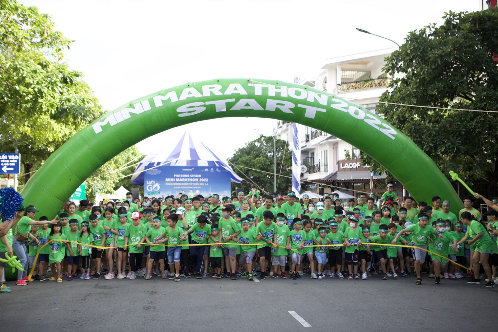 CHÀO HÈ 2022: HÀNG TRĂM CƯ DÂN PHÚ ĐÔNG THAM GIA CHINH PHỤC ĐƯỜNG ĐUA XANH LET’S GO GREEN