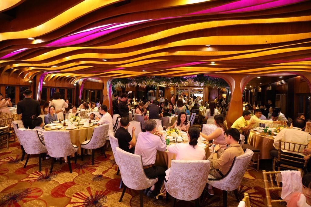 CHÀO MỪNG NGÀY PHỤ NỮ VIỆT NAM 20/10: TẤT CẢ VÌ NỤ CƯỜI CHỊ EM