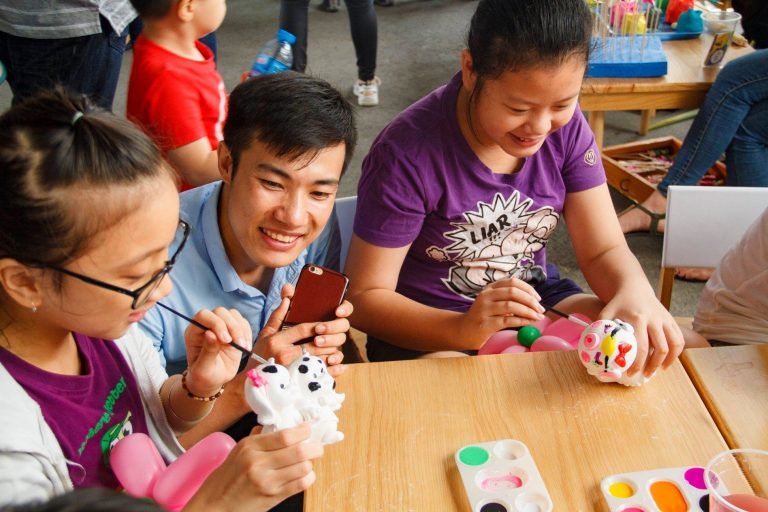 CƯ DÂN PHÚ ĐÔNG NGẬP TRÀN HẠNH PHÚC TRONG NGÀY HỘI CHÀO MỪNG QUỐC TẾ THIẾU NHI 1/6