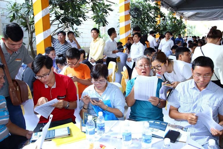 DOANH NGHIỆP ĐỊA ỐC: THÀNH BẠI NHỜ CHÍNH SÁCH BÁN HÀNG