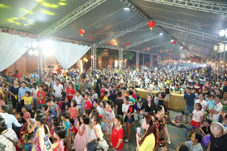 NGẬP TRÀN NIỀM VUI TRONG ĐÊM HỘI TRĂNG RẰM 2018 CÙNG PHÚ ĐÔNG GROUP