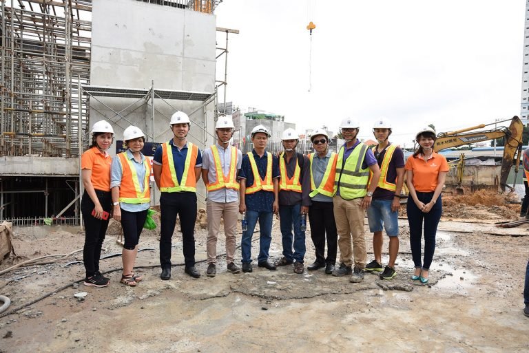 KHÁCH HÀNG PHÚ ĐÔNG PREMIER THAM GIA GIÁM SÁT TIẾN ĐỘ, CHẤT LƯỢNG XÂY DỰNG DỰ ÁN HÀNG TUẦN