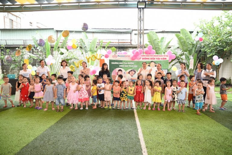 CÁC CON “LÀM ĐẸP” CHO NHỮNG NGƯỜI PHỤ NỮ TUYỆT VỜI CỦA MÌNH TRONG NGÀY 20/10