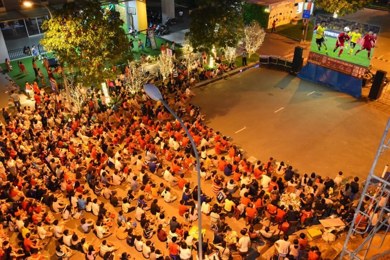 CỘNG ĐỒNG CƯ DÂN PHÚ ĐÔNG TIẾP LỬA ĐỘI TUYỂN VIỆT NAM TẠI GIẢI AFF CUP 2018