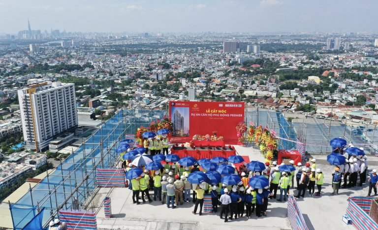 PHÚ ĐÔNG GROUP CẤT NÓC DỰ ÁN PHÚ ĐÔNG PREMIER