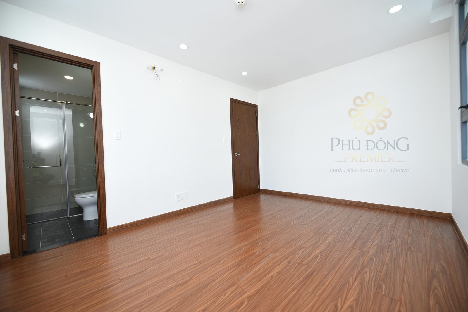 “10 NĂM DÀNH DỤM MUA NHÀ CHUNG CƯ, TÔI KHÔNG VỘI SẮM SỬA NỘI THẤT ĐẮT TIỀN”