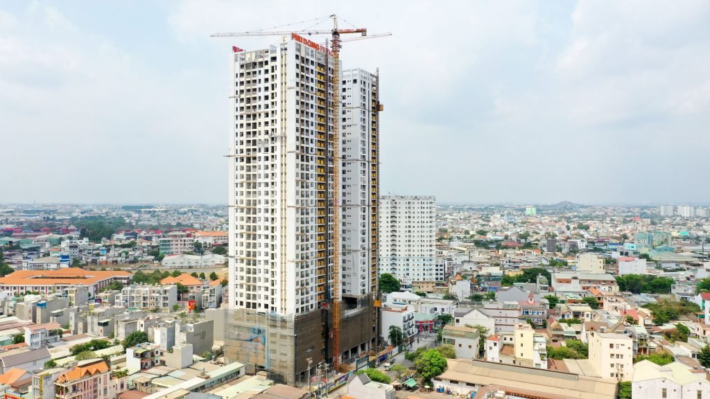 NGƯỜI MUA NHÀ “ĐỎ MẮT” TÌM MUA CĂN HỘ CHUNG CƯ 2 TỶ SẮP BÀN GIAO