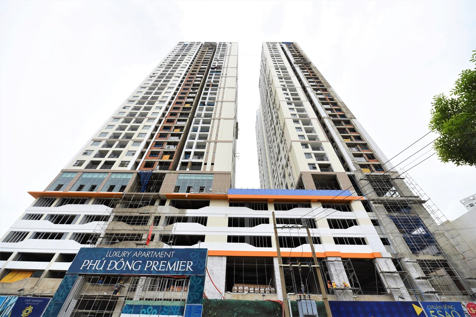 TP.HCM, NHIỀU DỰ ÁN VẪN “ÂM Ỉ” TĂNG GIÁ