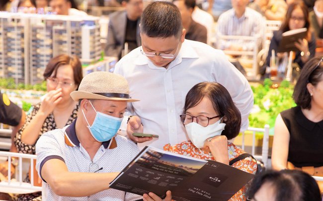 NGUY CƠ LẠM PHÁT TĂNG CAO, NHIỀU CHỦ ĐẦU TƯ TUNG CHÍNH SÁCH “KHỦNG” ĐỂ HÚT KHÁCH MUA BĐS