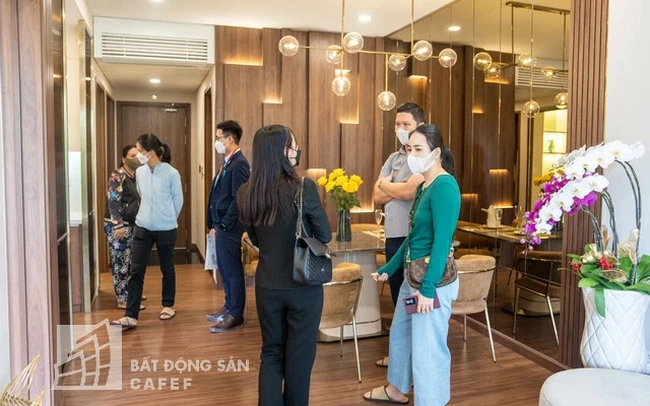 NGƯỜI MUA “NƯƠNG TỰA” VÀO ĐÂU GIỮA BỐI CẢNH NGÂN HÀNG SIẾT VAY BẤT ĐỘNG SẢN?