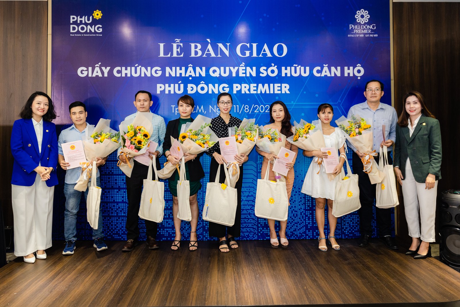 PHÚ ĐÔNG GROUP TRAO SỔ HỒNG CĂN HỘ PHÚ ĐÔNG PREMIER, TIẾP NỐI CHUỖI DỰ ÁN PHÁP LÝ HOÀN CHỈNH