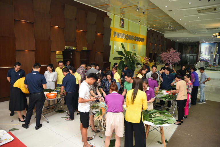 HỘI THI GÓI BÁNH MỪNG XUÂN CANH TÝ: BÁNH TẾT ĐẬM ĐÀ TINH THẦN GẮN KẾT CỦA ĐẠI GIA ĐÌNH PHÚ ĐÔNG GROUP