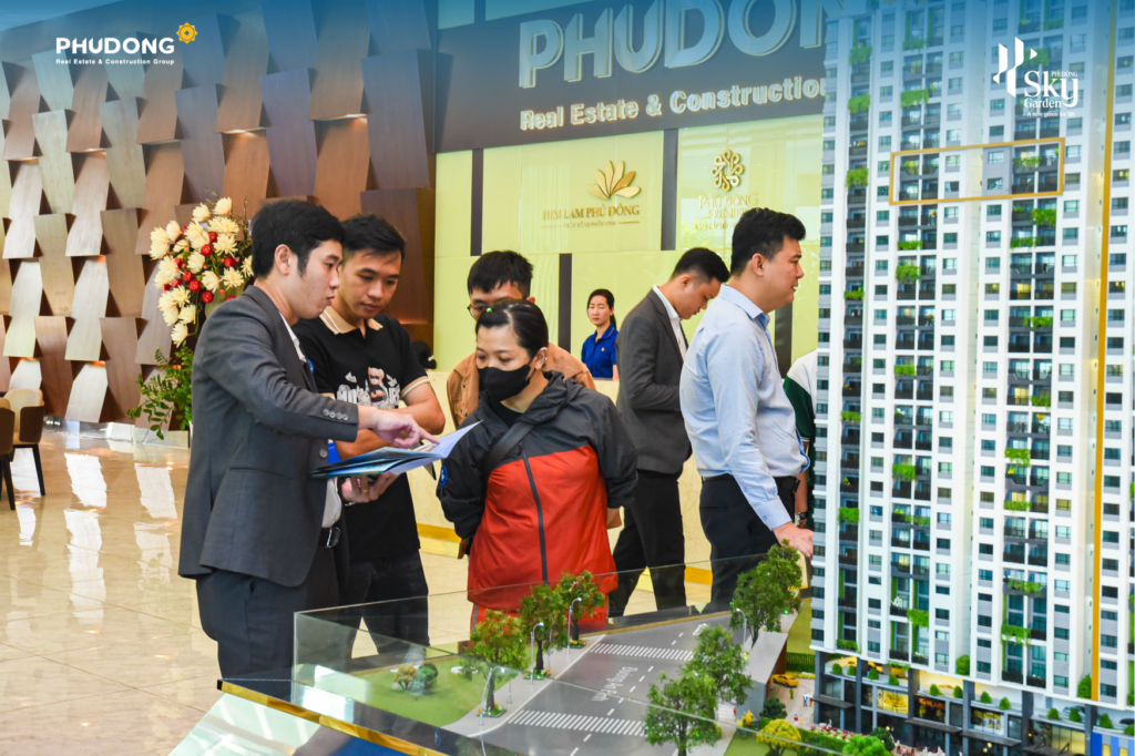 NGƯỜI TRẺ NÊN XUỐNG TIỀN MUA NHÀ VÀO DỊP CUỐI NĂM?