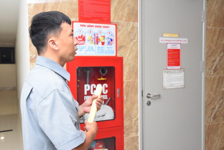 PHÚ ĐÔNG PREMIER TỔ CHỨC TẬP HUẤN KIẾN THỨC PCCC ĐỊNH KỲ CHO CƯ DÂN