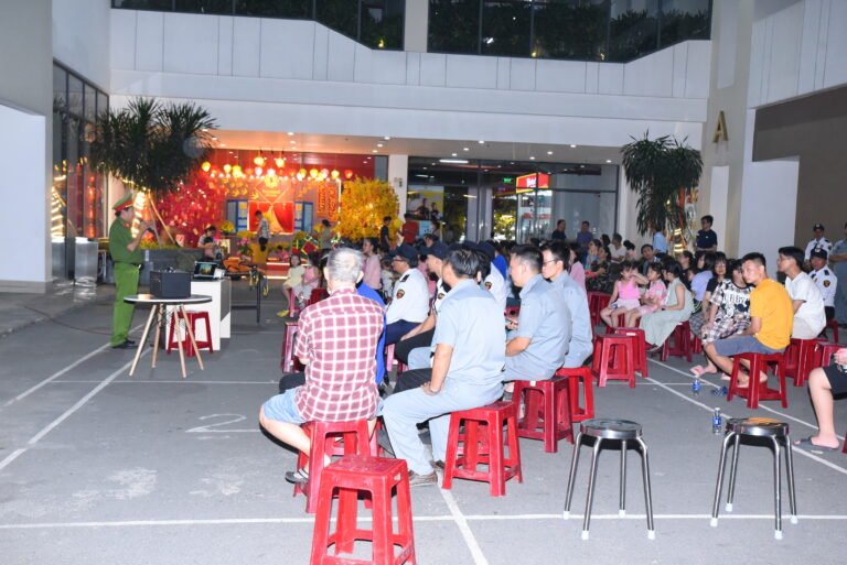 CƯ DÂN PHÚ ĐÔNG PREMIER TÍCH CỰC THAM GIA BUỔI DIỄN TẬP PCCC