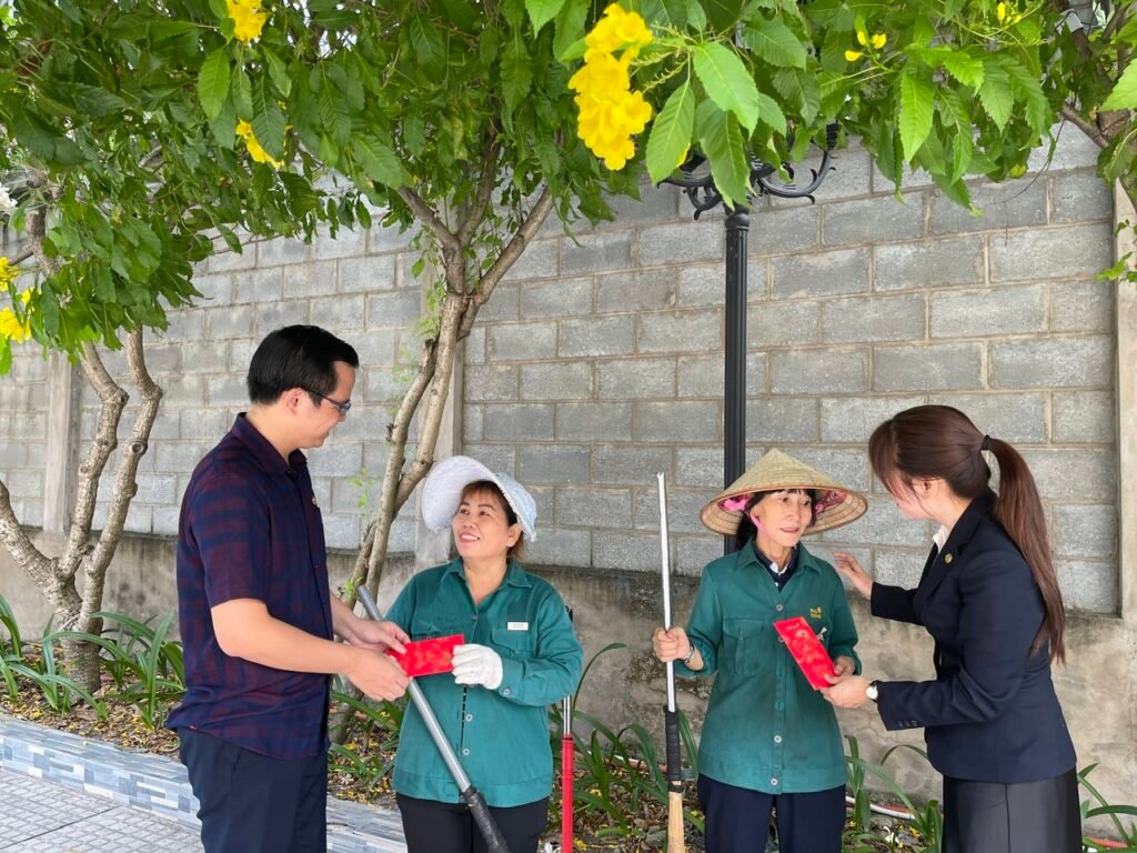 CÔNG ĐOÀN PHÚ ĐÔNG GROUP: CHĂM SÓC ĐỜI SỐNG CBNV DỊP CUỐI NĂM