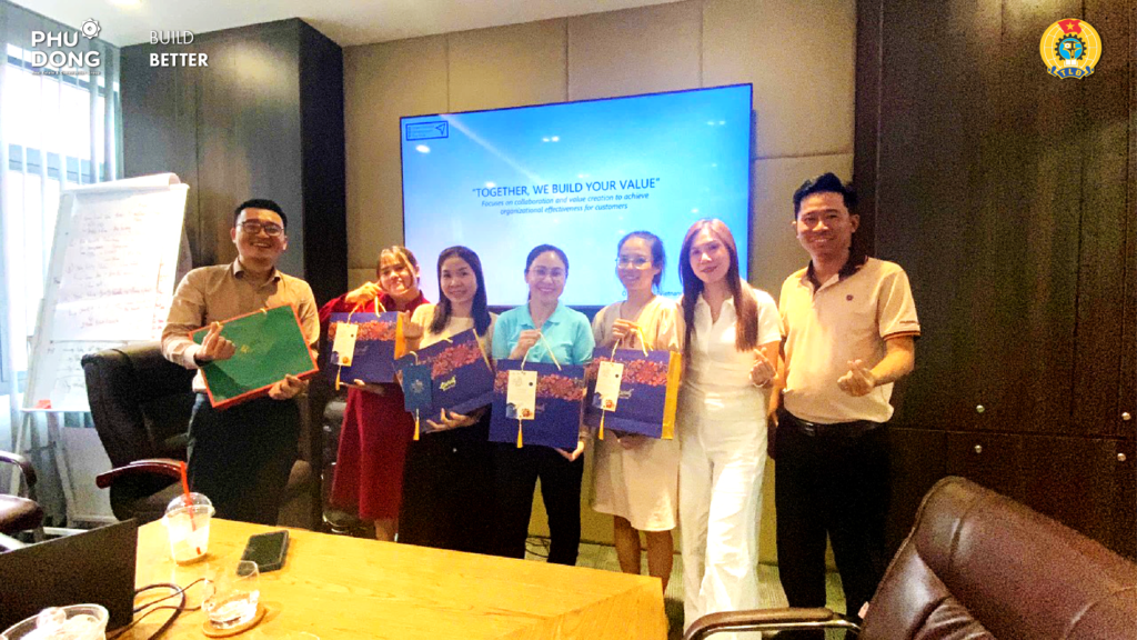 Công đoàn Phú Đông Group tặng quà Trung thu cho Cán bộ công nhân viên